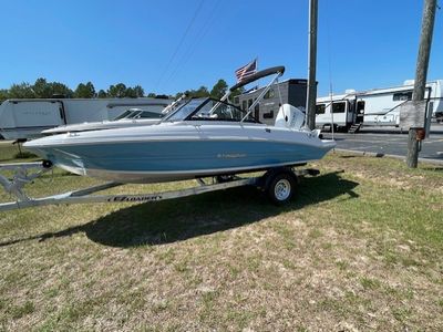 2026 Stingray 191DC in WHITE:COAL — front three-quarter view