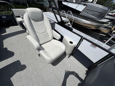 2025 Sylvan A 22 LZ DH Sport — photo 8 view