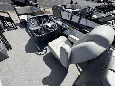 2025 Sylvan A 22 LZ DH Sport — photo 10 view