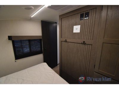 2026 Forest River RV Cherokee Arctic Wolf — photo 37 view
