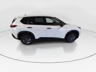 2023 Nissan Rogue — photo 8 view