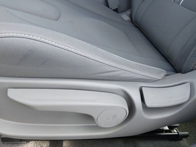 2024 Hyundai Elantra — photo 20 view