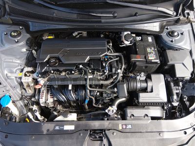 2024 Hyundai Elantra — photo 9 view