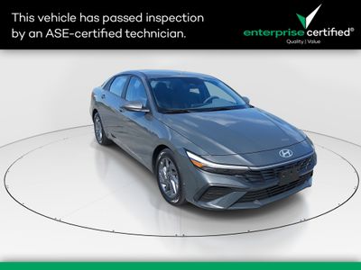 2024 Hyundai Elantra SEL IVT — front three-quarter view