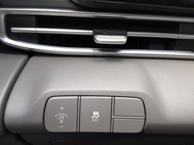2024 Hyundai Elantra — photo 19 view