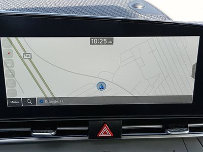 2024 Hyundai Elantra — photo 17 view