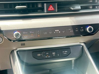 2026 Kia Carnival Hybrid - Photo 16