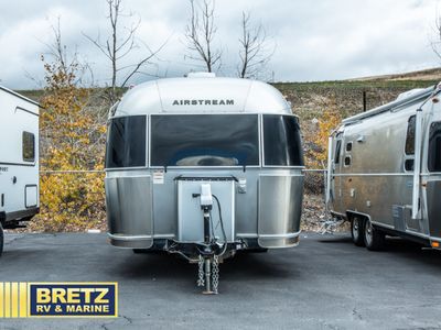 2017 Airstream International Signature — rear three-quarter view