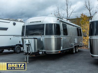 2017 Airstream International Signature — side profile view