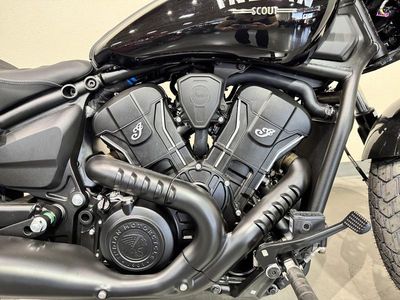 2025 Indian Motorcycle Scout Bobber Black Metallic — photo 11 view