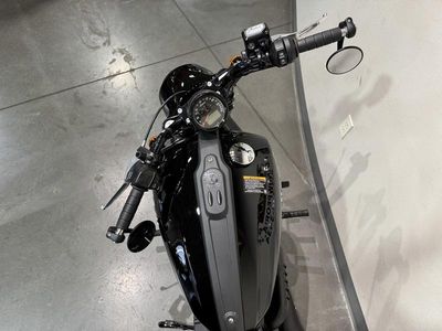 2025 Indian Motorcycle Scout Bobber Black Metallic — photo 15 view