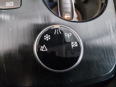 2023 Nissan Rogue — photo 18 view