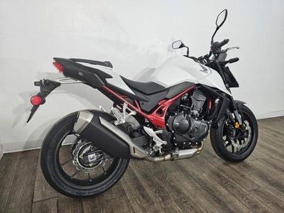 2025 Honda CB750 Hornet — interior view