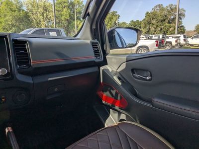 2024 Nissan Frontier — photo 17 view