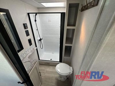 2024 Forest River RV Surveyor Legend — photo 13 view