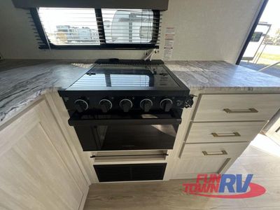 2024 Forest River RV Surveyor Legend — photo 9 view