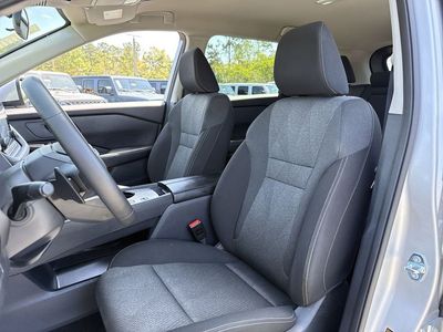 2025 Nissan Rogue — photo 11 view