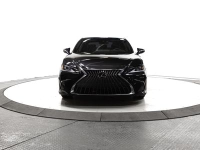 2022 Lexus ES - Photo 2