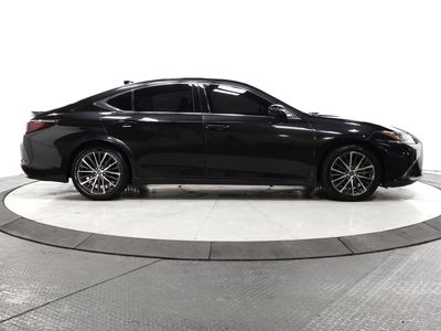 2022 Lexus ES - Photo 13