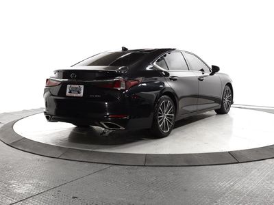 2022 Lexus ES - Photo 12