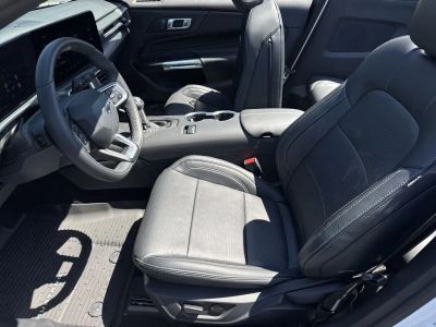 2025 Ford Mustang - Photo 9