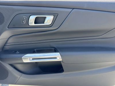 2025 Ford Mustang - Photo 14