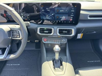 2025 Ford Mustang - Photo 24