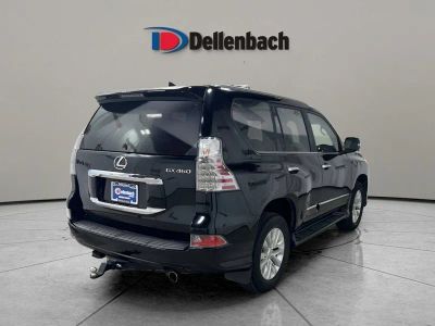 2016 Lexus GX 460 — detail view