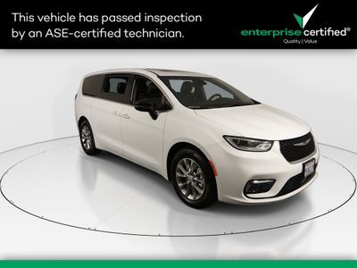 2026 Chrysler Pacifica Limited FWD — front three-quarter view