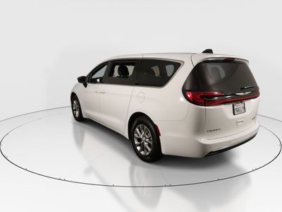 2026 Chrysler Pacifica — detail view