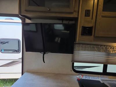 2022 Forest River RV Surveyor Legend — photo 24 view