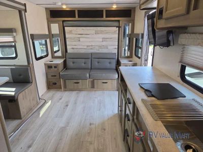2022 Forest River RV Surveyor Legend — photo 21 view