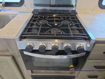 2022 Forest River RV Surveyor Legend — photo 23 view