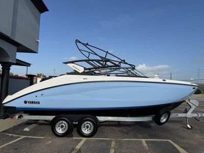 2026 Yamaha 252SD - Photo 2