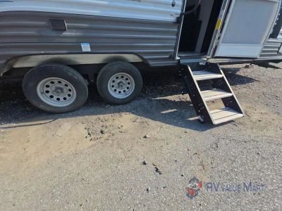 2021 Prime Time RV Avenger — photo 9 view