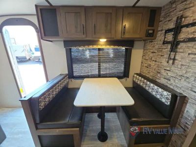 2021 Prime Time RV Avenger — photo 15 view