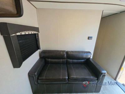 2021 Prime Time RV Avenger — photo 14 view