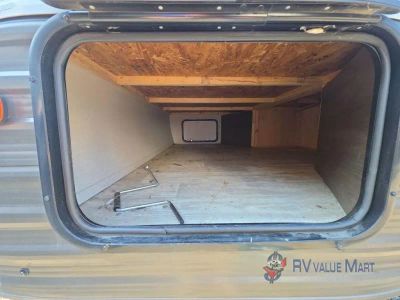 2021 Prime Time RV Avenger — photo 8 view