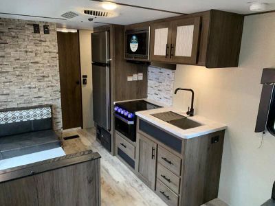 2021 Prime Time RV Avenger — photo 32 view