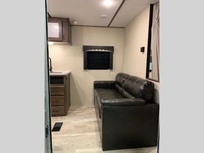 2021 Prime Time RV Avenger — photo 33 view