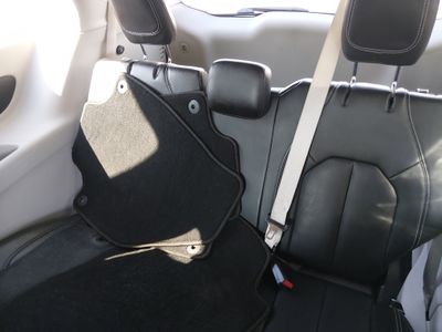 2023 Chrysler Pacifica — photo 17 view