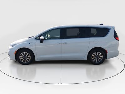 2023 Chrysler Pacifica — interior view