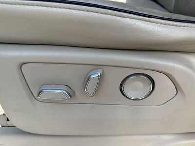 2021 Cadillac Escalade — photo 14 view