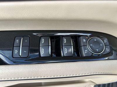2021 Cadillac Escalade — photo 15 view