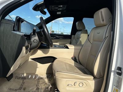 2021 Cadillac Escalade — photo 13 view