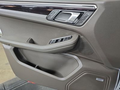 2024 Porsche Macan - Photo 22