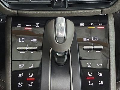 2024 Porsche Macan - Photo 19