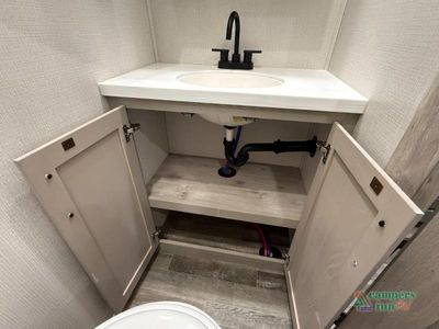 2023 Keystone RV Alpine — photo 26 view