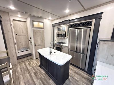 2023 Keystone RV Alpine — photo 10 view