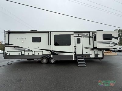 2023 Keystone RV Alpine — engine compartment view